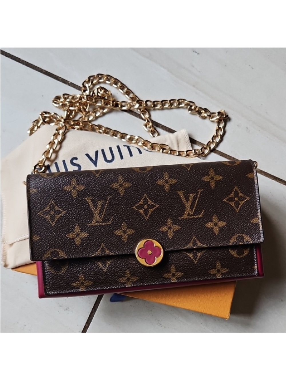 Beautiful wallet on chain ❤️❤️❤️❤️❤️❤️